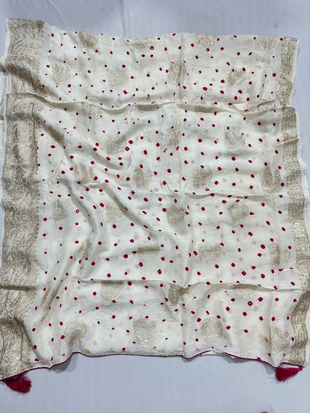 Beige Pure Viscose Hand Woven Zari And Bandhej Saree With Blouse