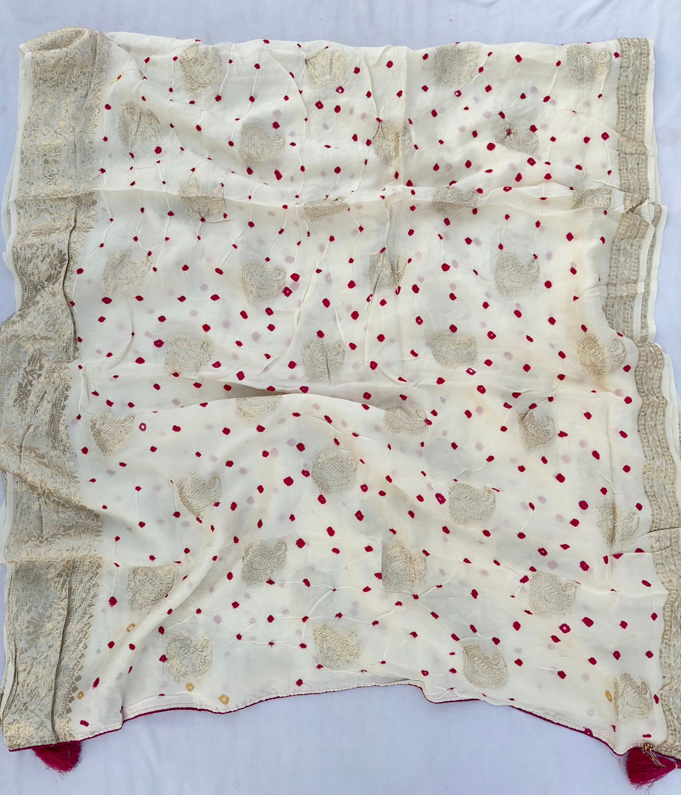 Beige Pure Viscose Hand Woven Zari And Bandhej Saree With Blouse
